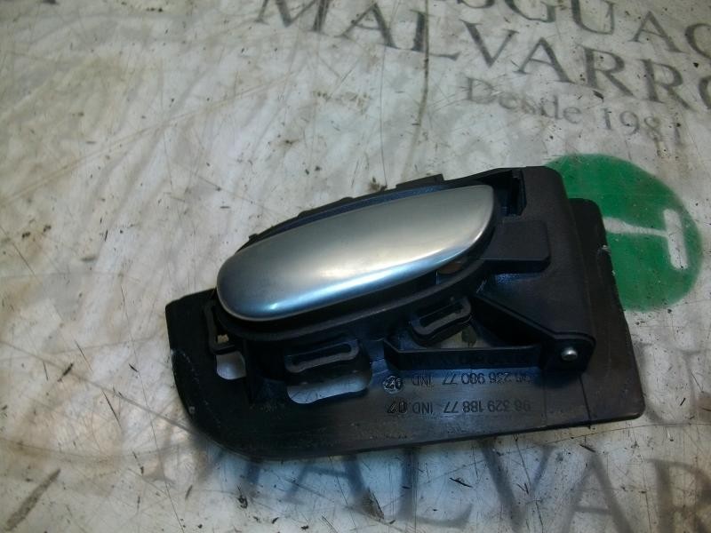 Recambio de maneta interior delantera derecha para peugeot 206 berlina xs referencia OEM IAM   