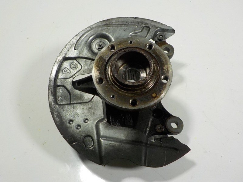 Recambio de mangueta delantera derecha para peugeot 308 1.6 blue-hdi fap referencia OEM IAM 1610138080  