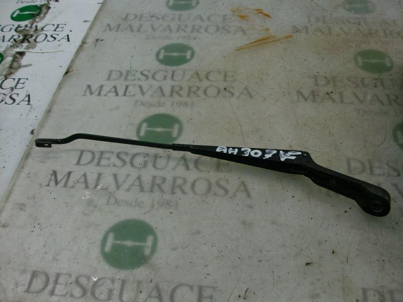 Recambio de brazo limpia delantero derecho para renault clio ii fase i (b/cbo) 1.9 diesel referencia OEM IAM   