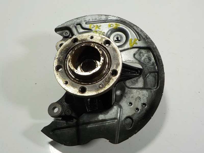 Recambio de mangueta delantera izquierda para peugeot 308 1.6 blue-hdi fap referencia OEM IAM 1610137880  