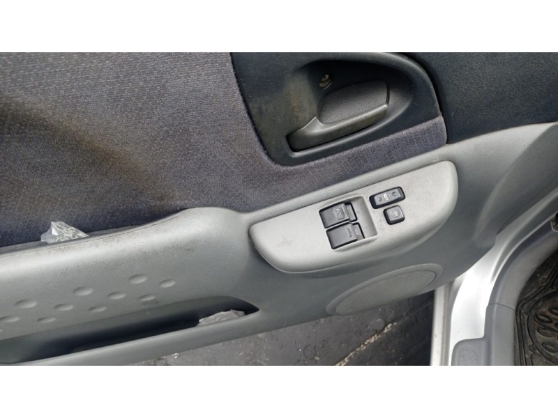 toyota yaris verso (ncp2/nlp2) del año 2000