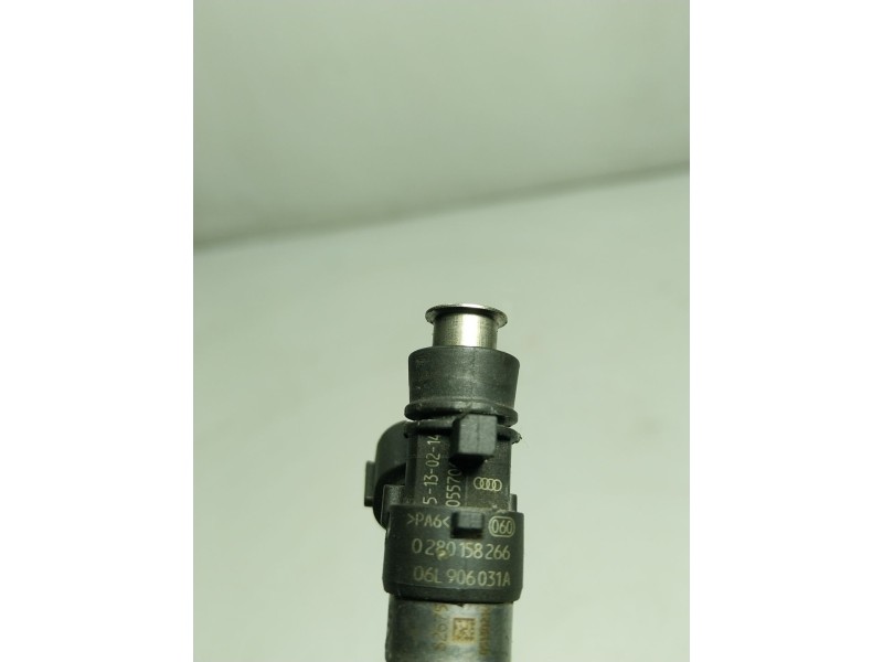 Recambio de inyector para audi a5 coupe (8t) 1.8 16v tfsi referencia OEM IAM  06L906031A 