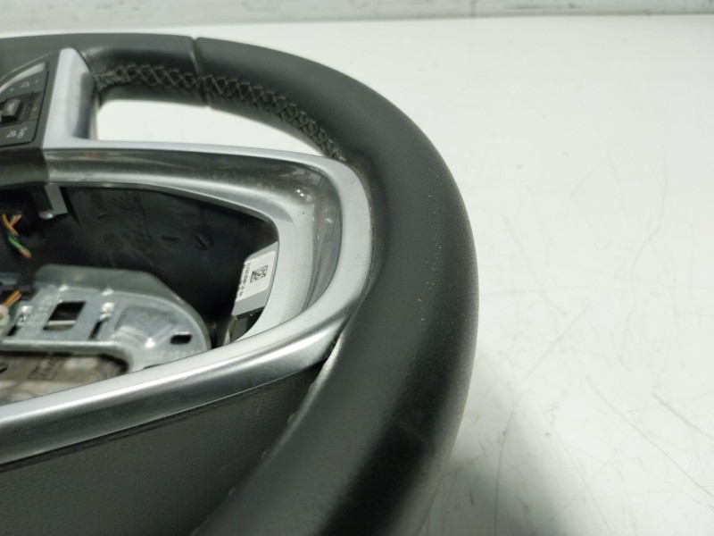 Recambio de volante para opel mokka 1.6 cdti dpf referencia OEM IAM   