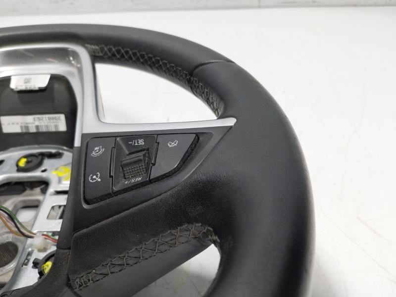 Recambio de volante para opel mokka 1.6 cdti dpf referencia OEM IAM   