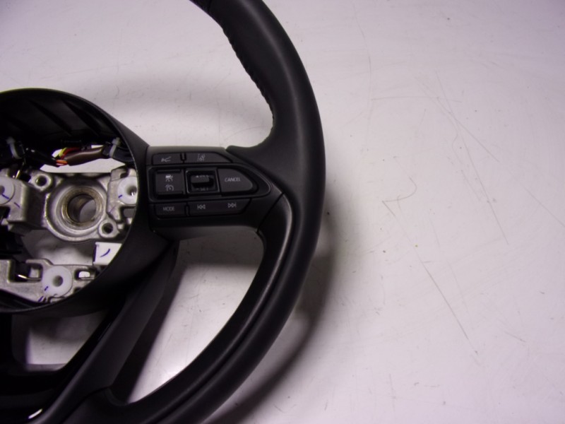 Recambio de volante para toyota yaris 1.5 vvti hev referencia OEM IAM   