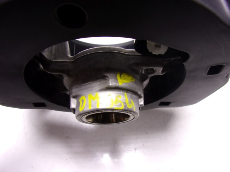 Recambio de volante para toyota yaris 1.5 vvti hev referencia OEM IAM   