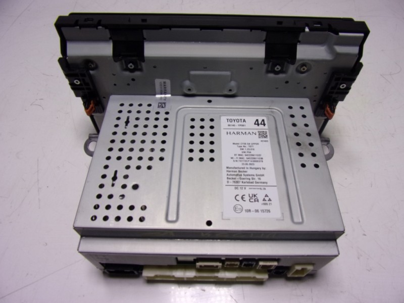 Recambio de sistema navegacion gps para toyota yaris 1.5 vvti hev referencia OEM IAM  86140YP061 