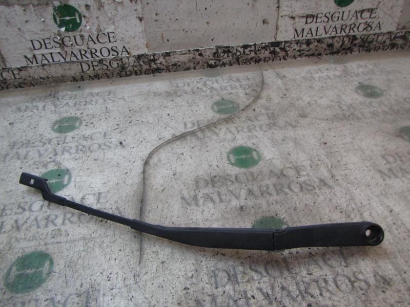 Recambio de brazo limpia delantero derecho para kia cee´´d 1.6 crdi cat referencia OEM IAM 983211H000  