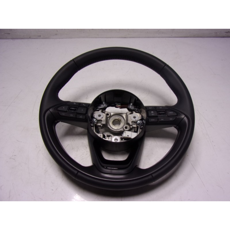 Recambio de volante para toyota yaris 1.5 vvti hev referencia OEM IAM 45100K0170C1  