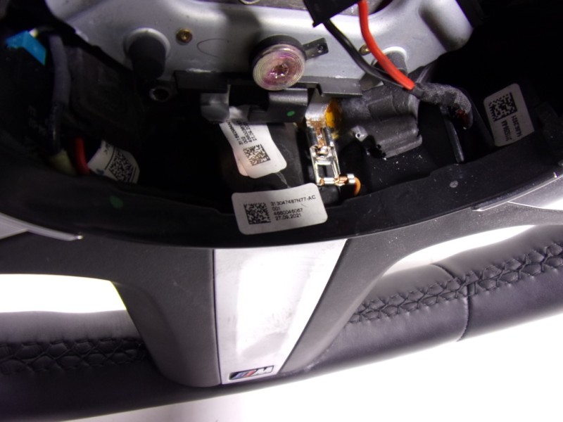 Recambio de volante para bmw ix3 referencia OEM IAM 32308094545 SW950233003 