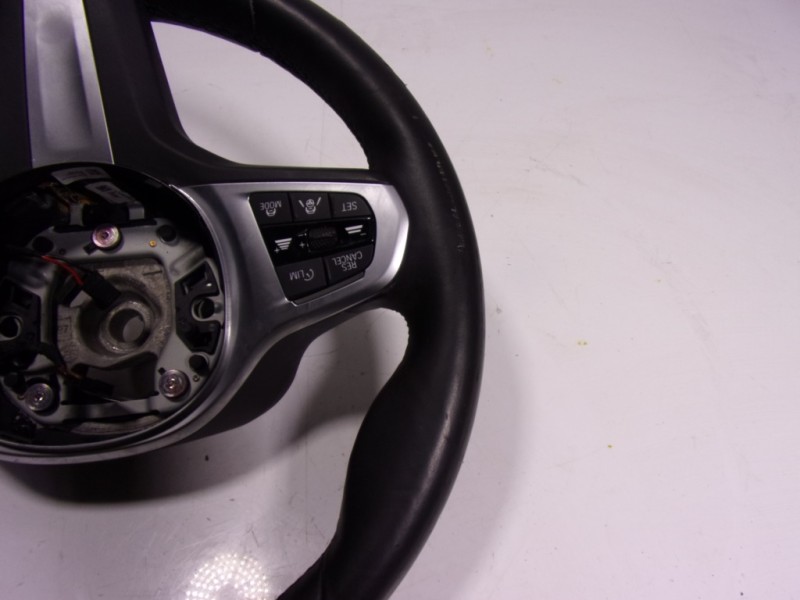 Recambio de volante para bmw ix3 referencia OEM IAM 32308094545 SW950233003 