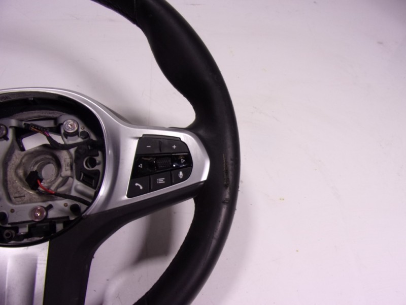 Recambio de volante para bmw ix3 referencia OEM IAM 32308094545 SW950233003 