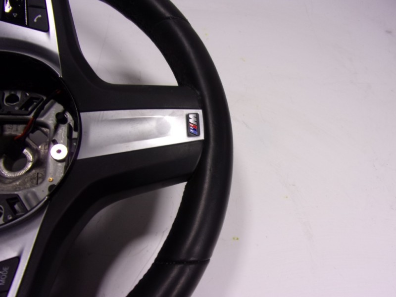 Recambio de volante para bmw ix3 referencia OEM IAM 32308094545 SW950233003 