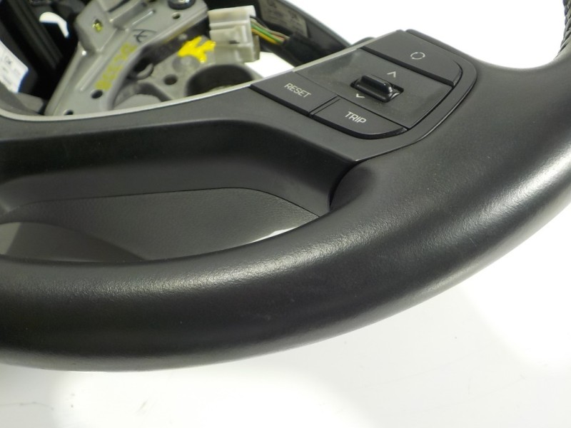 Recambio de volante para hyundai i20 1.2 16v cat referencia OEM IAM 56110C8120TRY 56110C8120TRY 