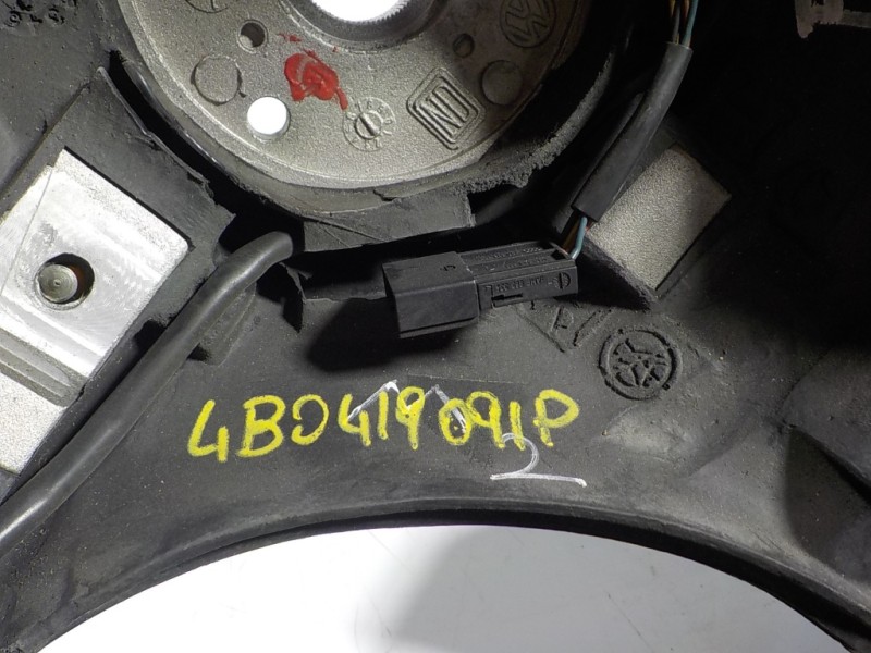 Recambio de volante para audi a4 berlina (b5) 1.8 t (132kw) referencia OEM IAM  4B0419091P 