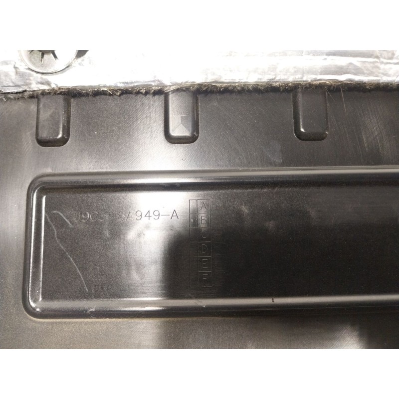 Recambio de tapa motor para jaguar e-pace 2.0 diesel cat referencia OEM IAM  J9C36A949 