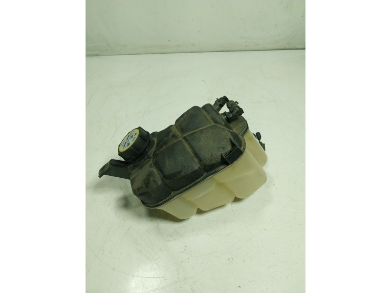 Recambio de deposito expansion para jaguar e-pace 2.0 diesel cat referencia OEM IAM   