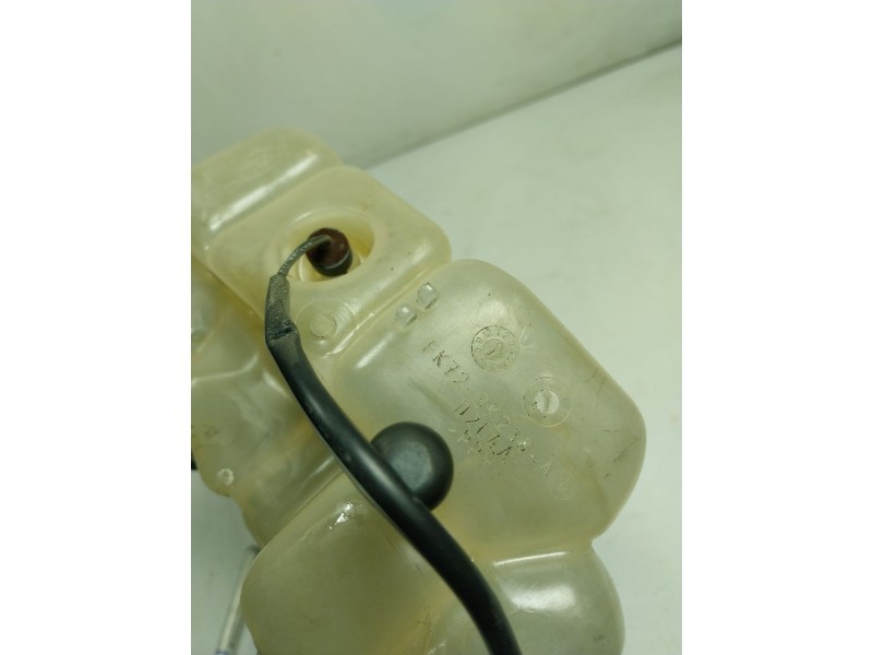 Recambio de deposito expansion para jaguar e-pace 2.0 diesel cat referencia OEM IAM   