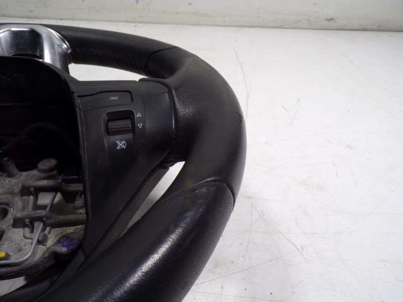 Recambio de volante para peugeot 208 1.2 12v vti referencia OEM IAM 98084115ZD 98084115ZD 