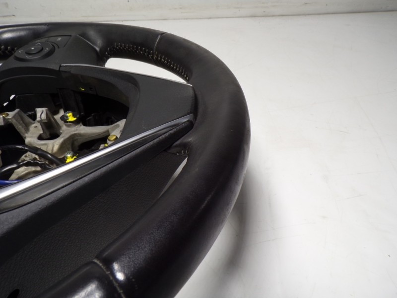 Recambio de volante para toyota auris touring sports (e18) hybrid active referencia OEM IAM 8425002690C1 622837810 