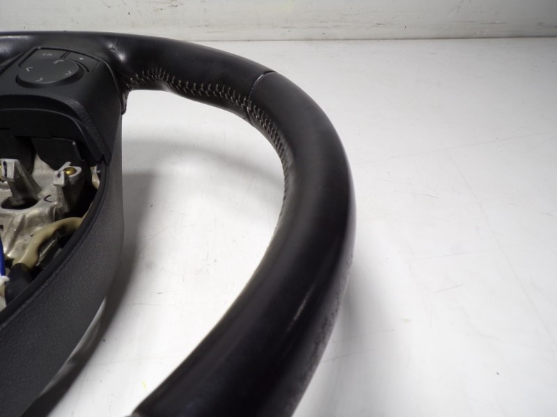 Recambio de volante para toyota auris touring sports (e18) hybrid active referencia OEM IAM 8425002690C1 622837810 