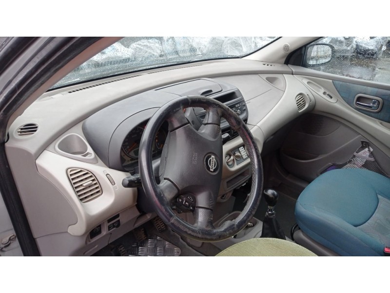 nissan almera tino (v10m) del año 2002