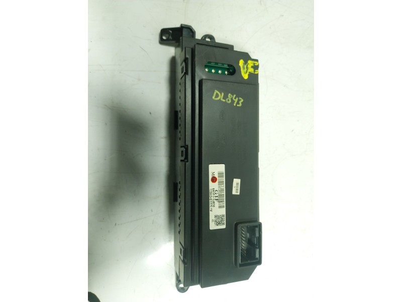 Recambio de pantalla multifuncion para hyundai i20 1.2 cat referencia OEM IAM  941011J605 