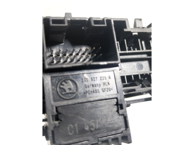 Recambio de palanca freno de mano para skoda superb (3v3) 2.0 tdi referencia OEM IAM  3V0927225 