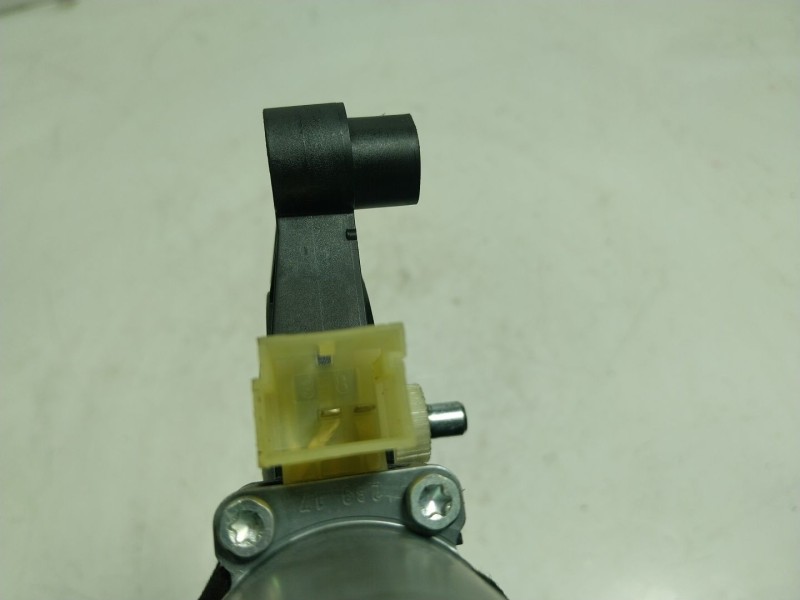 Recambio de motor elevalunas delantero izquierdo para skoda superb (3v3) 2.0 tdi referencia OEM IAM  5Q0959801B 