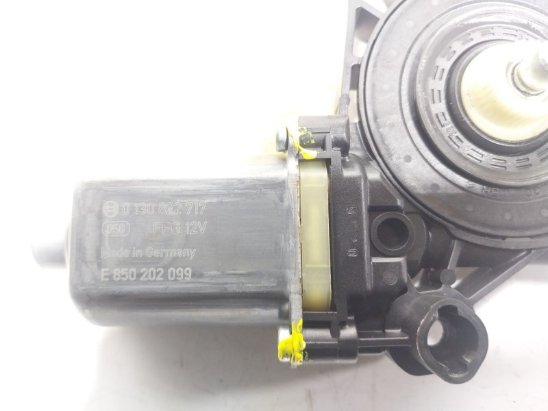 Recambio de motor elevalunas delantero izquierdo para skoda superb (3v3) 2.0 tdi referencia OEM IAM  5Q0959801B 