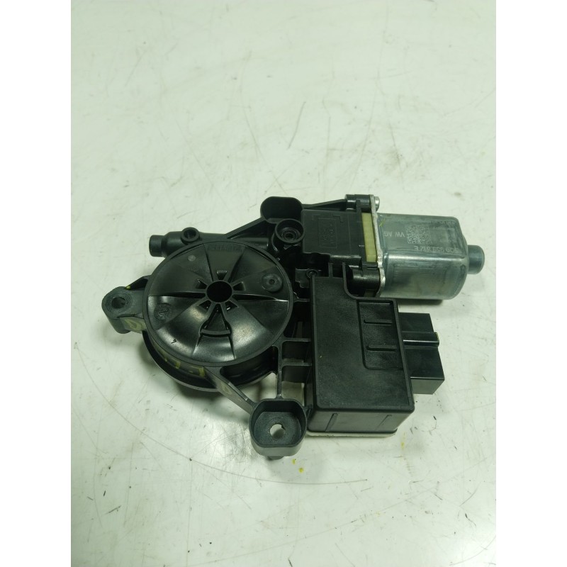 Recambio de motor elevalunas trasero derecho para skoda superb (3v3) 2.0 tdi referencia OEM IAM  5Q0959812E 