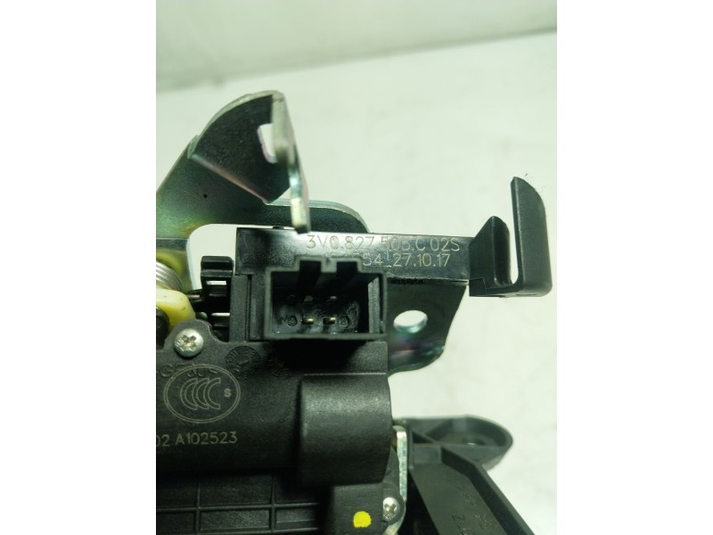 Recambio de cerradura maletero / porton para skoda superb (3v3) 2.0 tdi referencia OEM IAM  3V0827505C02S 