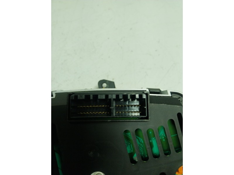 Recambio de cuadro instrumentos para hyundai i20 1.2 cat referencia OEM IAM  940061J165 