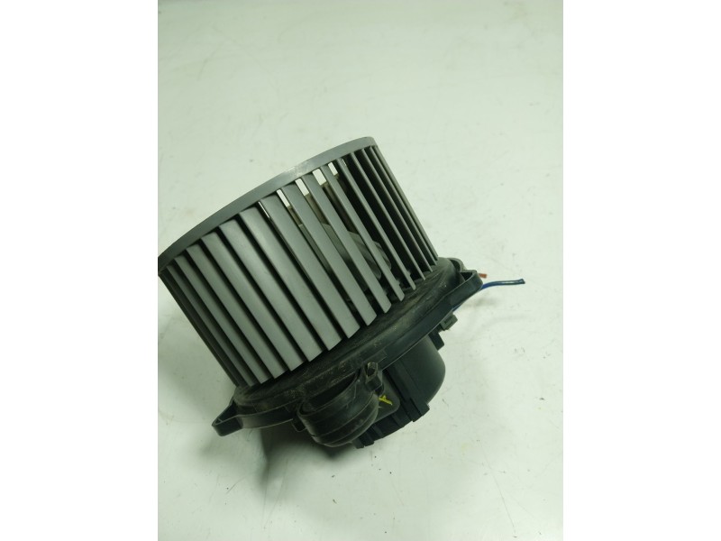 Recambio de motor calefaccion para hyundai i20 1.2 cat referencia OEM IAM   