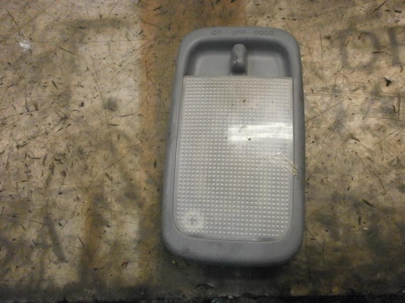 Recambio de piloto interior para toyota rav 4 (a2) 2.0 sol 44x (2003) referencia OEM IAM 8124012060B1  