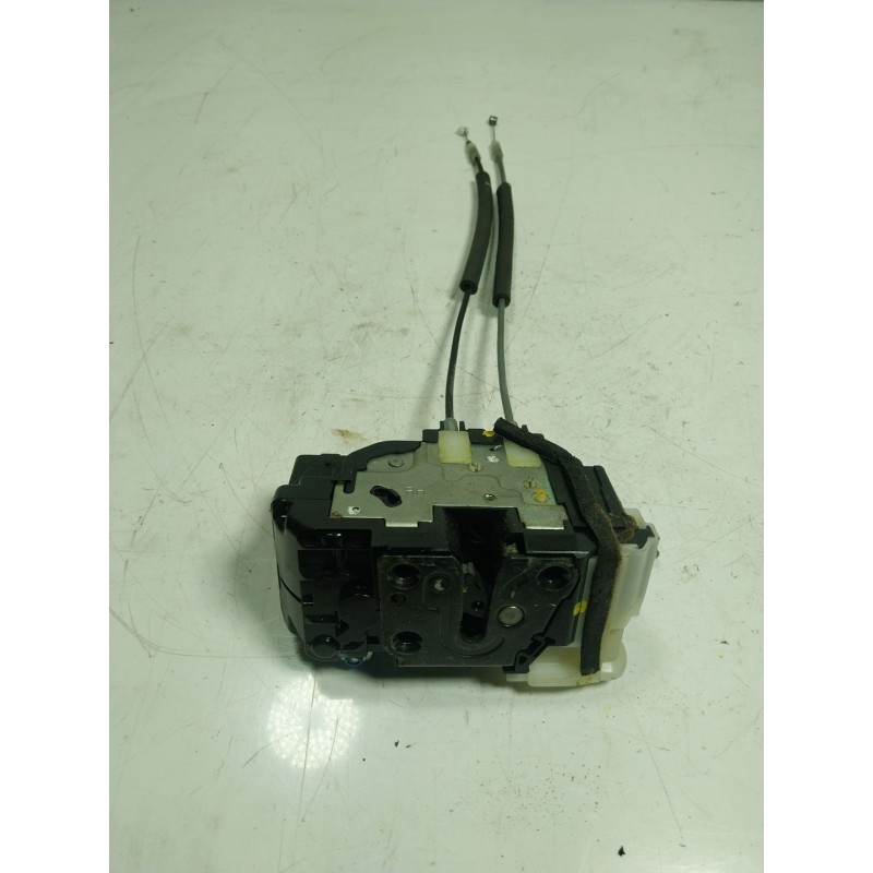 Recambio de cerradura puerta delantera derecha para hyundai i20 1.2 cat referencia OEM IAM  813201J030LR03 