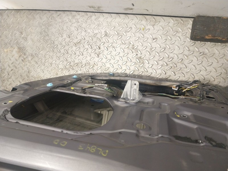 Recambio de puerta delantera derecha para hyundai i20 1.2 cat referencia OEM IAM   