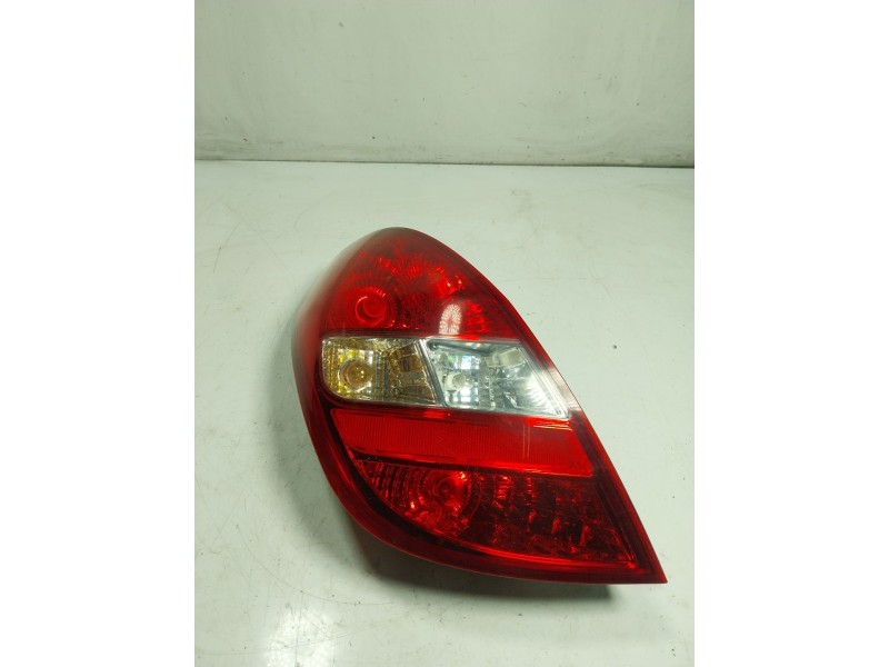 Recambio de piloto trasero izquierdo para hyundai i20 1.2 cat referencia OEM IAM  924014P000 