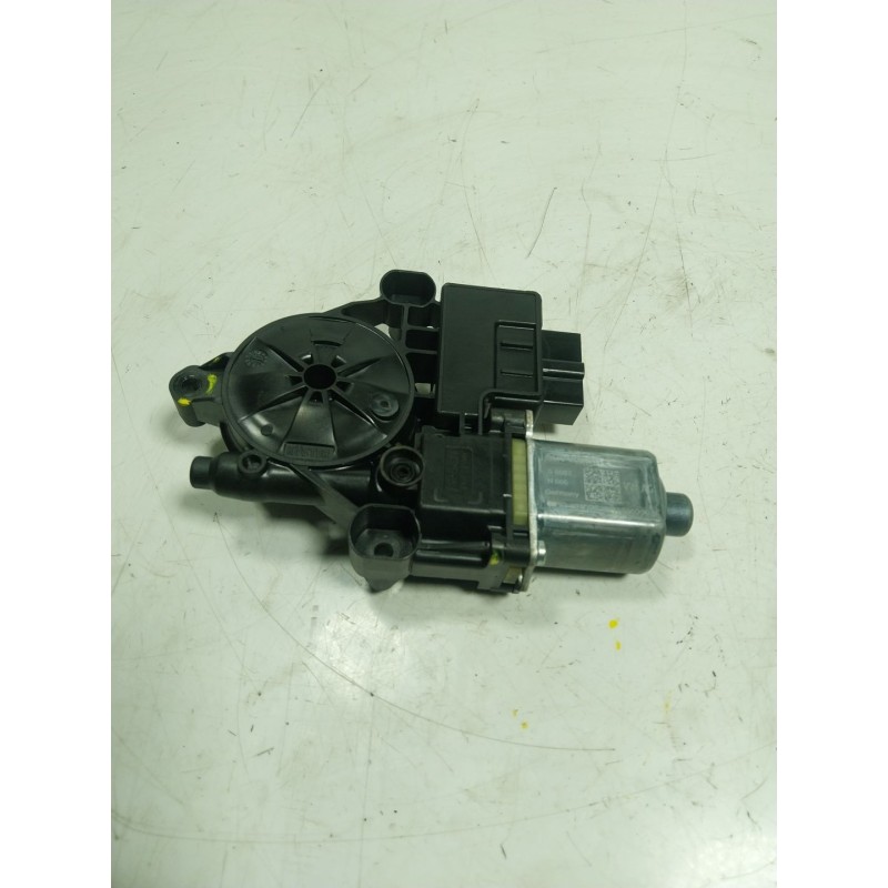 Recambio de motor elevalunas trasero izquierdo para skoda superb (3v3) 2.0 tdi referencia OEM IAM  5Q0959811E 