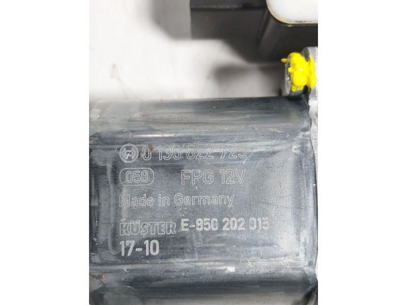 Recambio de motor elevalunas trasero izquierdo para skoda superb (3v3) 2.0 tdi referencia OEM IAM  5Q0959811E 