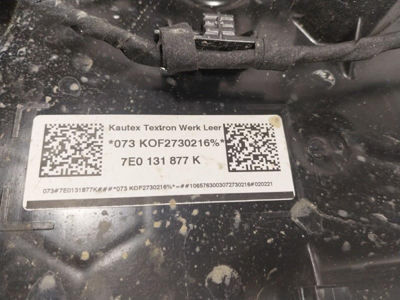 Recambio de deposito aditivo para volkswagen t6 transporter 2.0 tdi referencia OEM IAM 7E0131877K 7E0131877K 7E0131877J