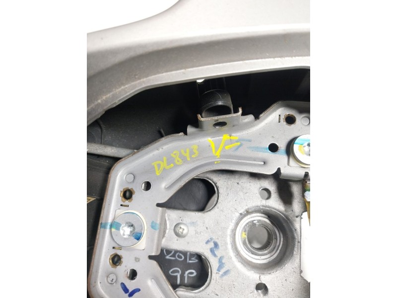 Recambio de volante para hyundai i20 1.2 cat referencia OEM IAM  561201J700 