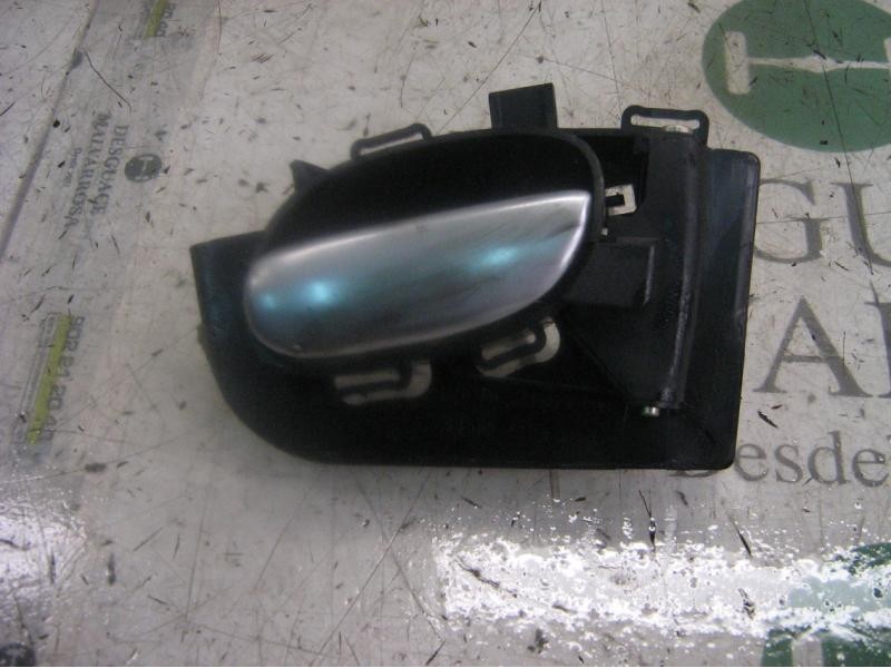 Recambio de maneta interior delantera derecha para peugeot 206 berlina xs referencia OEM IAM   