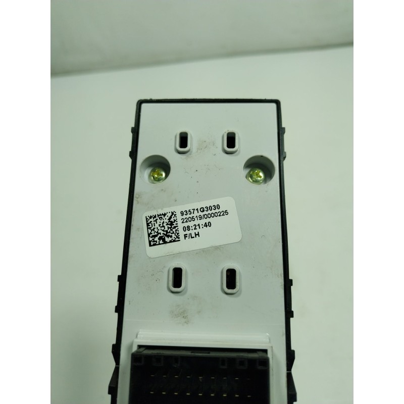 Recambio de mando elevalunas delantero izquierdo para hyundai i30 cw (pd) 1.0 tgdi cat referencia OEM IAM  93571G3030 