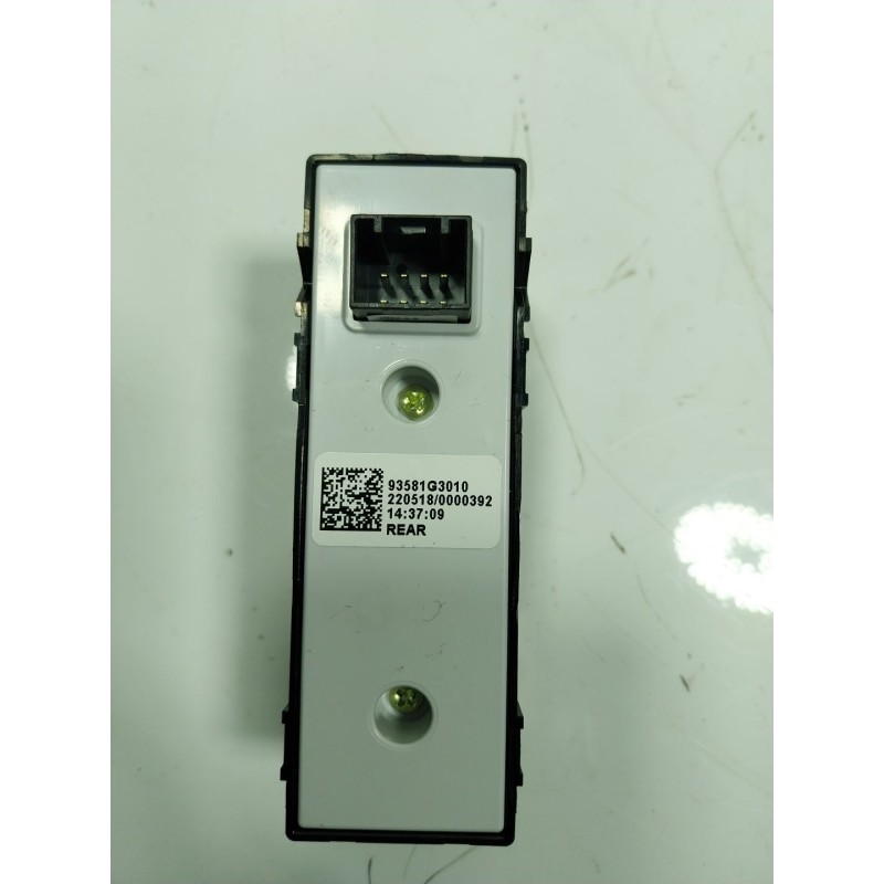 Recambio de mando elevalunas delantero derecho para hyundai i30 cw (pd) 1.0 tgdi cat referencia OEM IAM  93581G3010 
