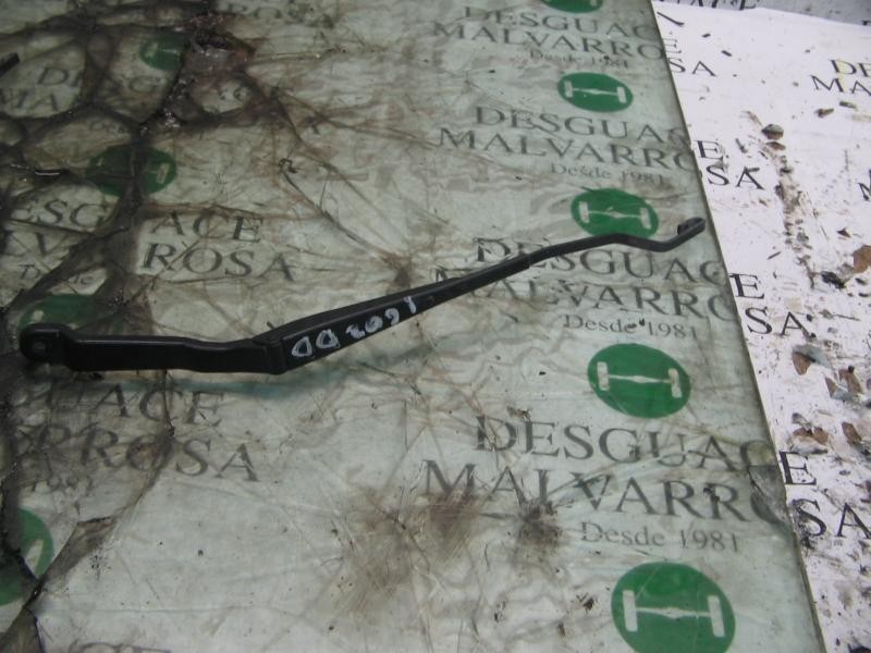 Recambio de brazo limpia delantero derecho para mg serie 200 (rf) 220 sd (5-ptas.) referencia OEM IAM   