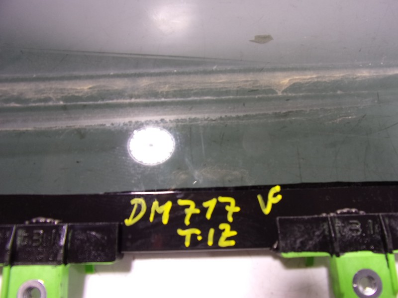 Recambio de cristal puerta trasero izquierdo para toyota corolla hybrid referencia OEM IAM 6810402521  