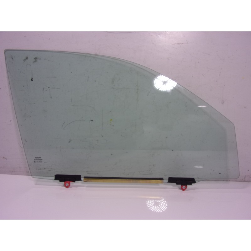 Recambio de cristal puerta delantero derecho para toyota hilux (3b/3c/3d) gr sport referencia OEM IAM 681010K280  