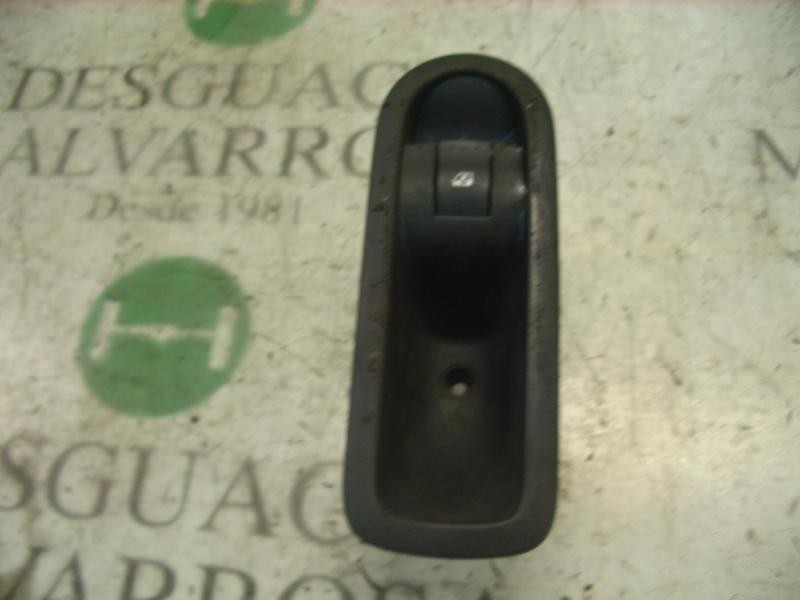 Recambio de mando elevalunas trasero izquierdo para renault megane ii berlina 5p confort expression referencia OEM IAM   