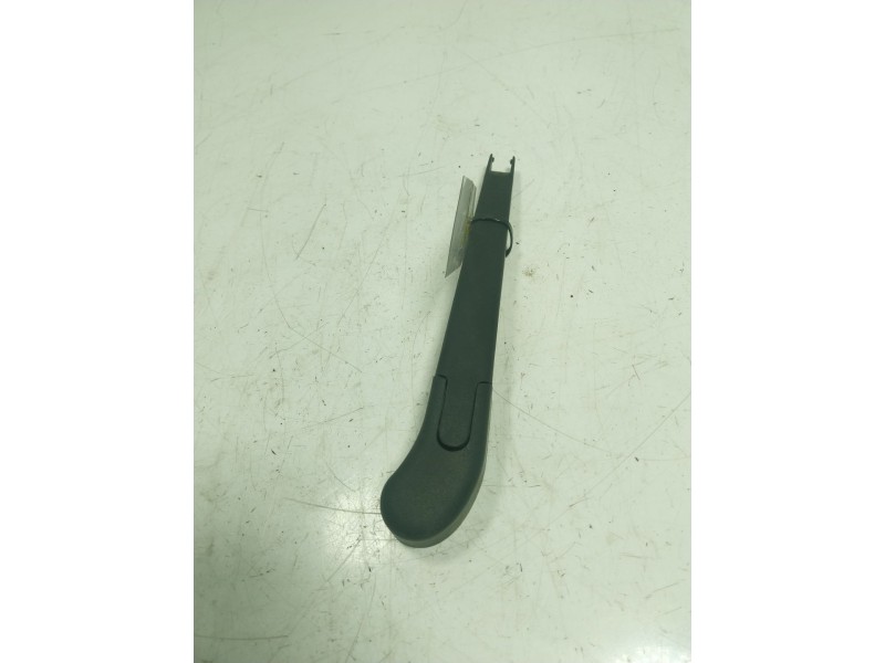 Recambio de brazo limpia trasero para kia cee´d 1.6 gdi cat referencia OEM IAM   